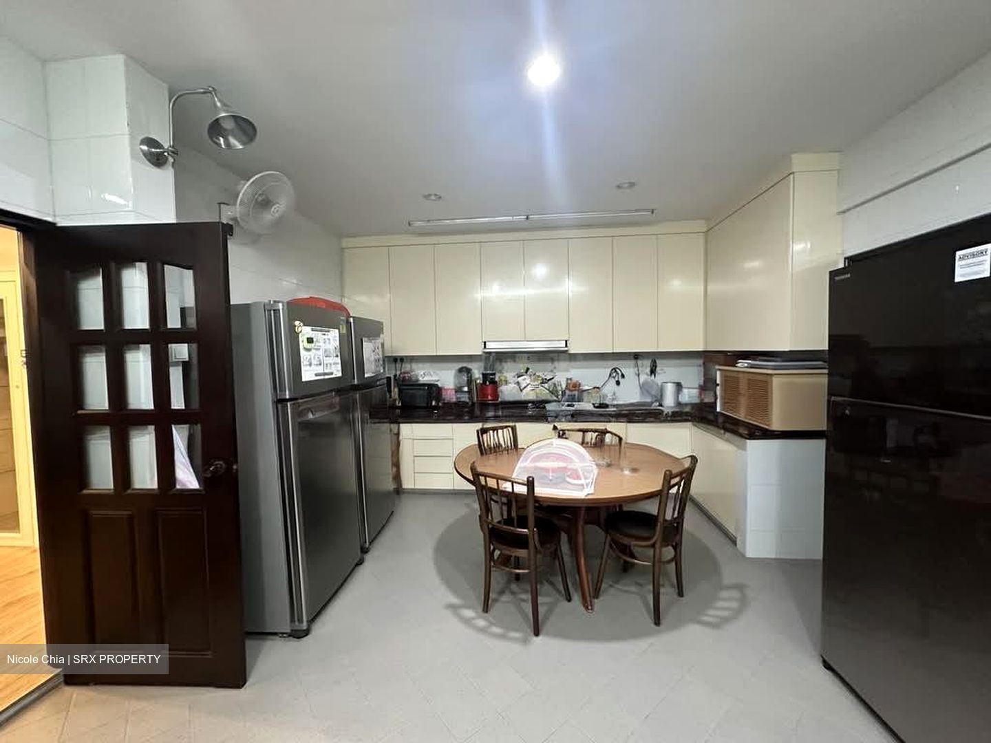 Phillips Avenue (D19), Terrace #568670681